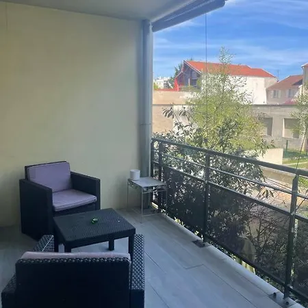 Apartment De 68m2 Avec Garage Et Climatisation Lyon