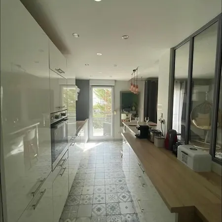 Apartment De 68m2 Avec Garage Et Climatisation